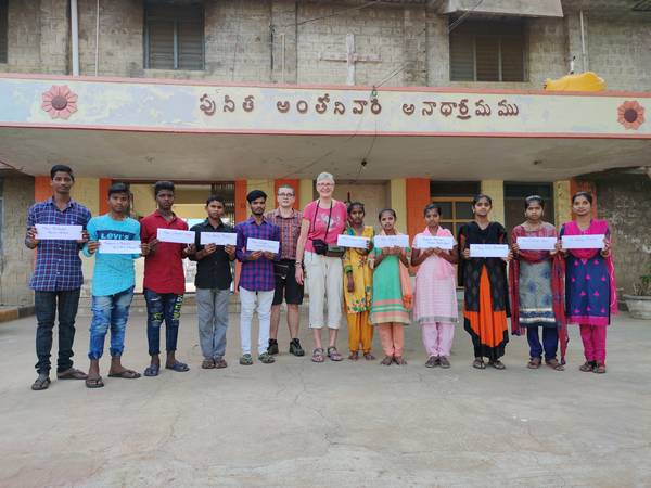 Photo06 Enfants parrainees.jpg